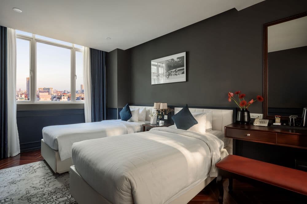 Premium Twin City View